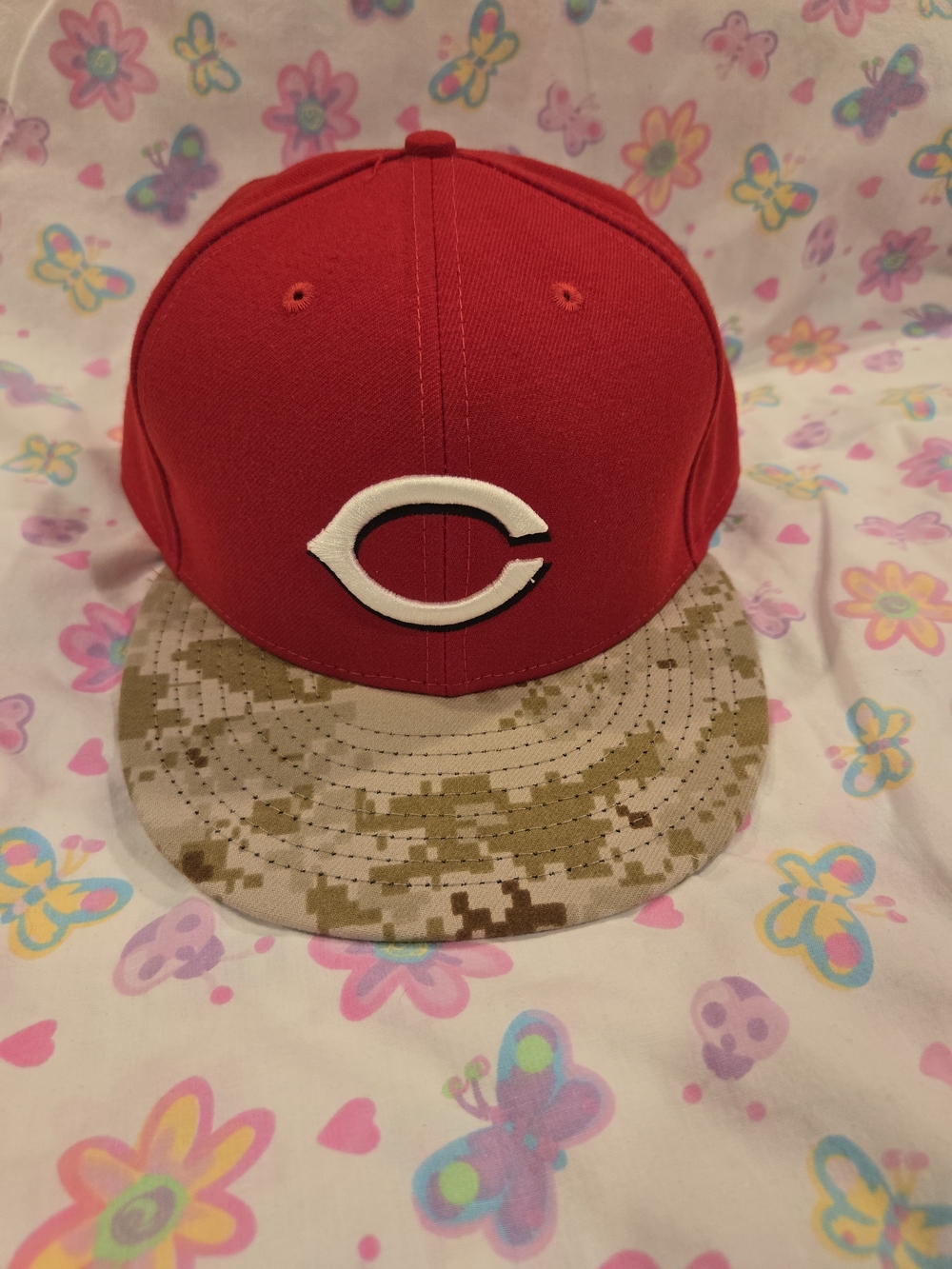 Cincinnati Reds Armed Forces Day Red Cap with Camo Brim
